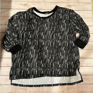 Roaman’s Black And White Cotton Blend Top With Pockets Size 1X